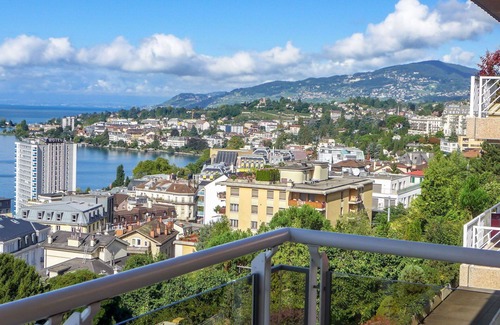 Montreux Apartment | Cosy apartment for 5 people with WIFI, TV, balcony, pets allowed and panoramic view