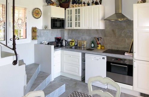 Galeria Apartment | Cosy apartment for 5 people with WIFI, pool, A/C, TV and terrace
