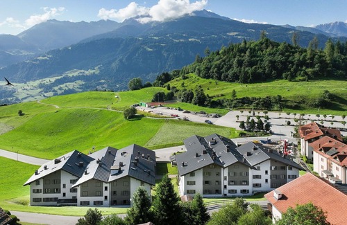 Falera Apartment | Cosy apartment for 5 people with WIFI, pool, TV, balcony and panoramic view