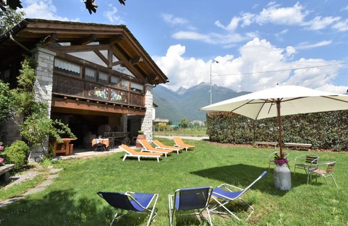 Prata Camportaccio Apartment | Cosy apartment for 5 people with WIFI, A/C, TV, patio and pets allowed