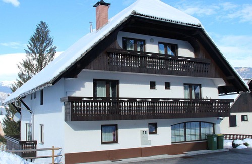 Bohinjska Bistrica Apartment | Cosy apartment for 5 guests with WIFI, TV, balcony, pets allowed and panoramic view