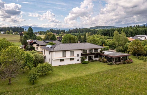 Feldkirchen in Kaernten Apartment | Cosy apartment for 6 people with WIFI, TV and balcony