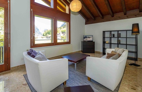 Engelberg Apartment | Cosy apartment for 6 guests with WIFI, TV and balcony