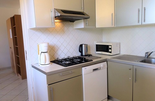Aregno Apartment | Cosy apartment for 6 people with WIFI, A/C, TV and terrace