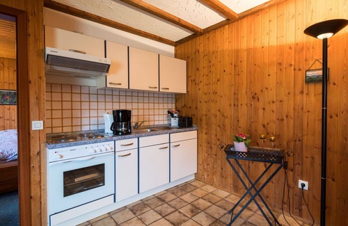 Schoenecken Apartment | Cosy apartment for 6 people with WIFI, TV, patio and pets allowed