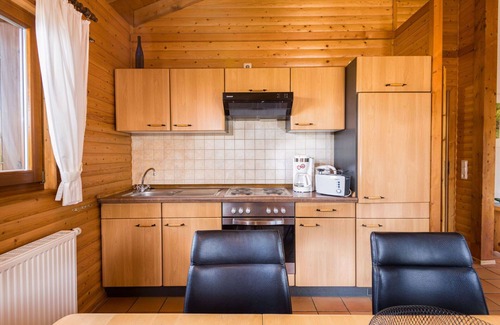 Schoenecken Apartment | Cosy apartment for 6 people with WIFI, TV, patio and pets allowed