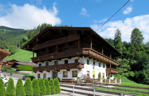 Hoarberg Apartment | Cosy apartment for 7 guests with WIFI, TV and balcony
