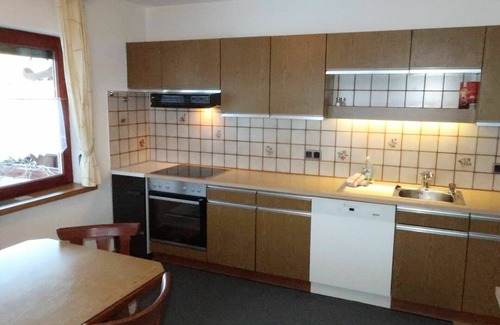 Tobadill Apartment | Cosy apartment for 7 people with WIFI, TV and balcony