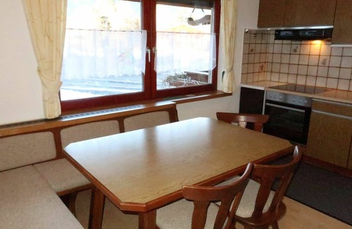 Tobadill Apartment | Cosy apartment for 7 people with WIFI, TV and balcony