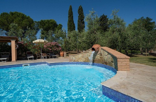 Peccioli Apartment | Cosy apartment for 7 guests with A/C, WIFI, pool, TV, pets allowed and panoramic view