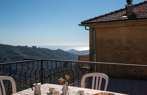 Vasia Apartment | Cosy apartment for 7 guests with WIFI, TV, terrace, pets allowed and panoramic view