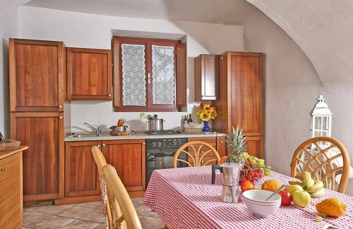 Cunettone-villa Apartment | Cosy apartment for 7 guests with A/C, WIFI, pool, TV, patio and pets allowed