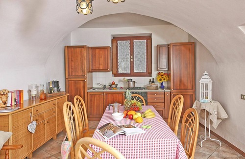 Cunettone-villa Apartment | Cosy apartment for 7 guests with A/C, WIFI, pool, TV, patio and pets allowed