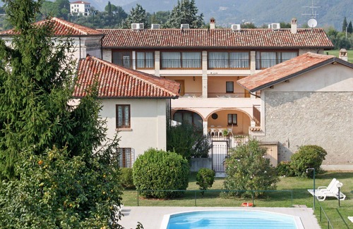 Cunettone-villa Apartment | Cosy apartment for 7 guests with A/C, WIFI, pool, TV, patio and pets allowed