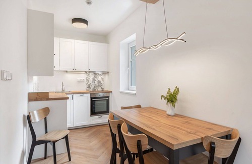 Hrensko Apartment | Cosy apartment for 8 guests with WIFI, TV, patio and pets allowed