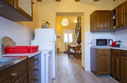 Marliana Apartment | Cosy apartment for 8 guests with pool, WIFI, TV, terrace and pets allowed