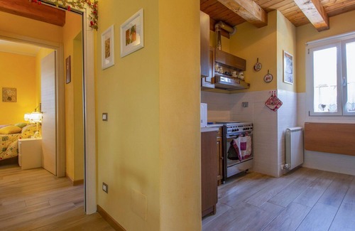Marliana Apartment | Cosy apartment for 8 guests with pool, WIFI, TV, terrace and pets allowed