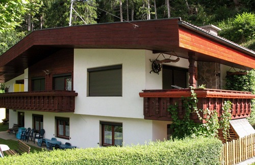 Tobadill Apartment | Cosy apartment for 9 people with WIFI, TV and terrace