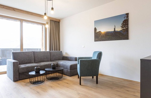 Paß Thurn Apartment | Cosy apartment for 6 people with pool, WIFI, TV and balcony
