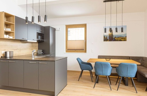 Mittersill Apartment | Cosy apartment for 6 guests with pool, WIFI, TV and terrace
