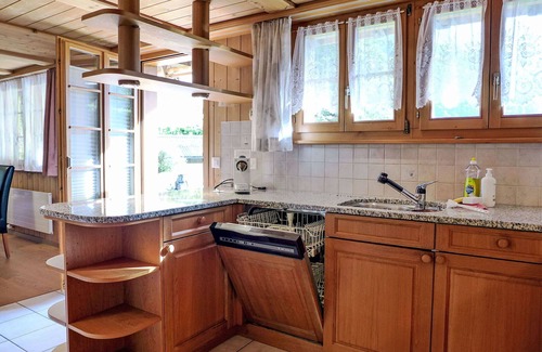 Gadmen Apartment | Cosy apartment for 5 guests with WIFI, TV, patio, pets allowed and panoramic view