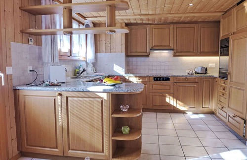 Gadmen Apartment | Cosy apartment for 5 guests with WIFI, TV, patio, pets allowed and panoramic view