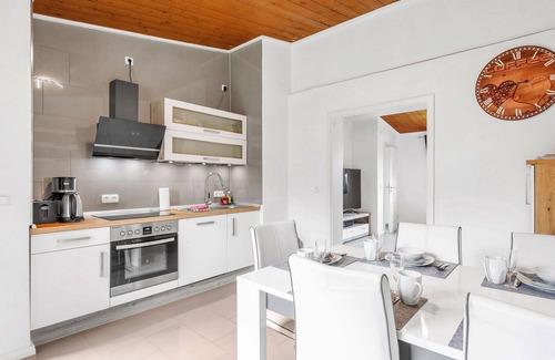 Oberndorf Apartment | Cosy apartment for 4 guests with WIFI, TV and patio