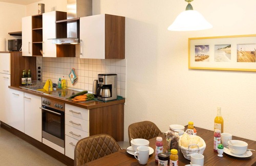 Lubmin Apartment | Cosy apartment for 4 guests with WIFI, TV, terrace and pets allowed