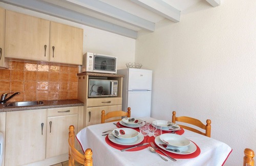 Les Mathes Apartment | Cosy apartment for 4 people with WIFI, TV, terrace and pets allowed