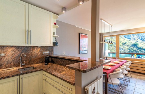 Tignes Apartment | Cosy apartment for 8 people with WIFI, TV and terrace