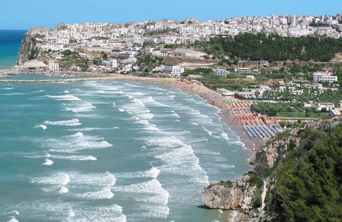Peschici Apartment | Cosy apartment for 6 people with WIFI, TV, balcony, pets allowed, panoramic view and parking