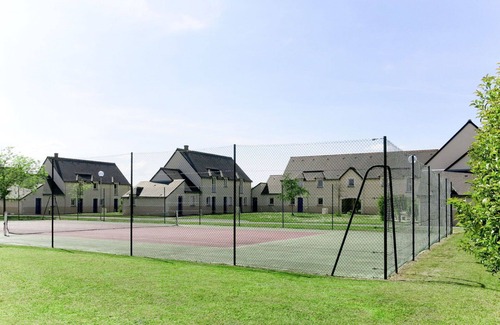 Azay-le-Rideau House | Cosy apartment in villa for 4 people with pool, WIFI, TV, terrace and pets allowed