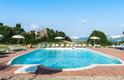 San Macario In Monte Villa | Cosy apartment in villa for 4 guests with pool, WIFI, TV, patio and pets allowed