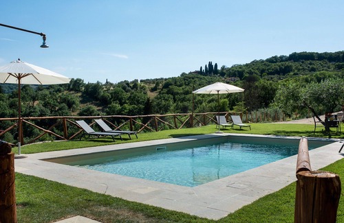 Pontassieve House | Cosy apartment in villa for 4 guests with pool, A/C, WIFI, TV, patio and panoramic view