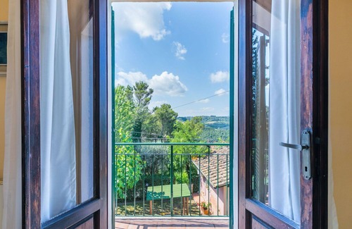 San Miniato Villa | Cosy apartment in villa for 6 people with pool, TV, patio and pets allowed