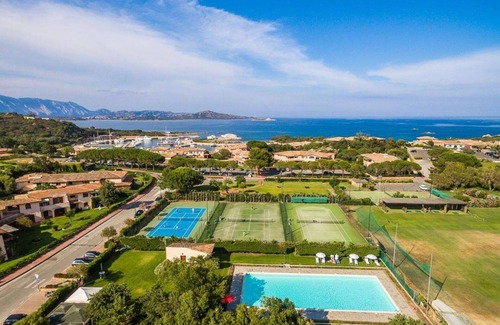 Puntaldia House | Cosy apartment in villa for 2 guests with A/C, pool, TV and terrace