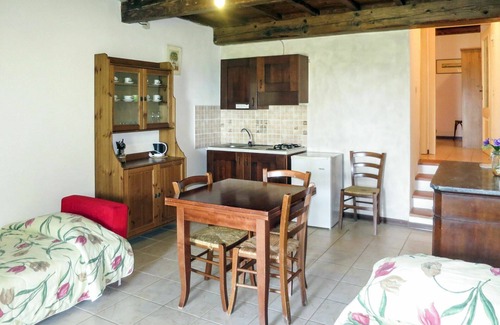 Santo Villa | Cosy apartment in villa for 4 guests with pool, patio, pets allowed and panoramic view