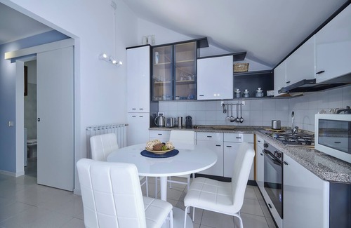 Fiumelatte Apartment | "Cosy Apartment in Varenna" with Lake View, Balcony and Wi-Fi