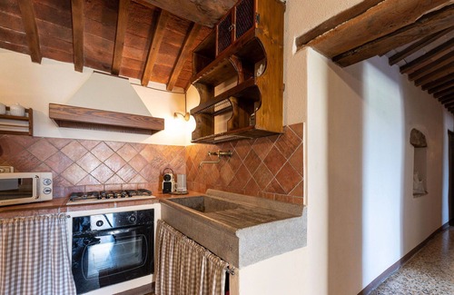 Poggi del Sasso Villa | Cosy apartment in villa for 5 people with A/C, pool, WIFI, TV, patio and pets allowed
