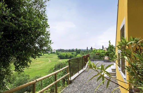 Fucecchio Villa | Cosy apartment in villa for 4 guests with pool, WIFI, A/C and pets allowed