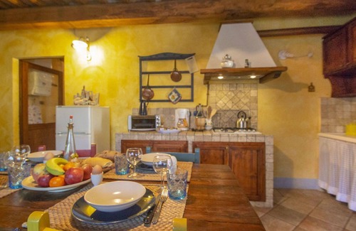 Poggiarello Villa | Cosy apartment in villa with pool, WIFI, TV, terrace and pets allowed, close to San Gimignano
