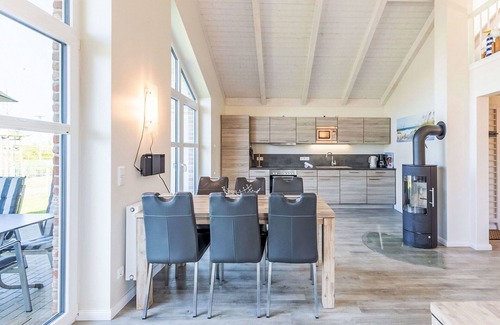 Dagebuell House | Cosy apartment in villa for 4 guests with WIFI, TV, terrace and pets allowed