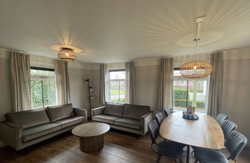 Bant House | Cosy apartment in villa for 6 people with WIFI, TV, pets allowed and parking