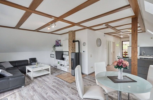 Frankenau House | Cosy apartment in villa for 3 guests with WIFI, TV, terrace and panoramic view