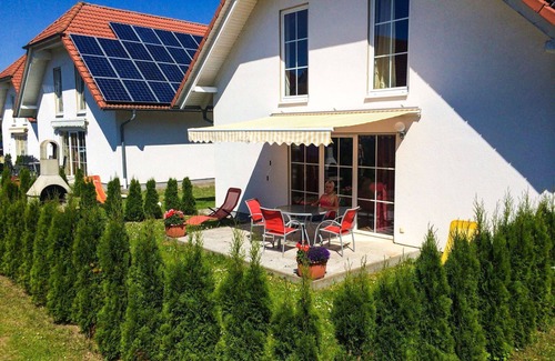 Verchen House | Cosy apartment in villa for 7 guests with WIFI, TV, terrace and pets allowed