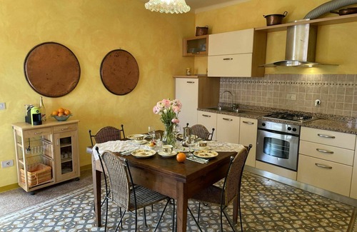 Valloria Apartment | Cosy apartment for 4 people with WIFI, TV and terrace