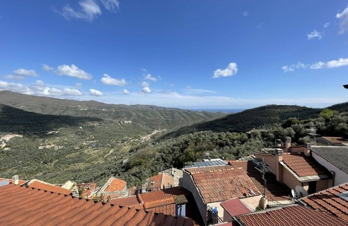 Valloria Apartment | Cosy apartment for 4 people with WIFI, TV and terrace