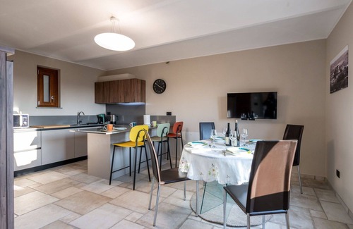 Rocca D'Arazzo Apartment | Cosy apartment for 4 guests with A/C, WIFI, TV and terrace