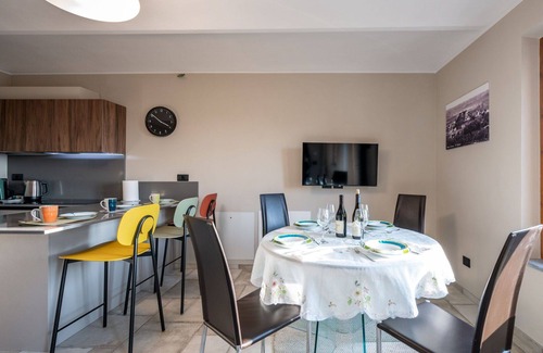 Rocca D'Arazzo Apartment | Cosy apartment for 4 guests with A/C, WIFI, TV and terrace
