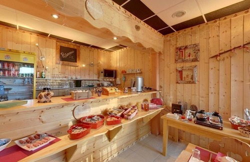 Superbolquere Apartment | COSY APARTMENT with JACUZZI, SWIMMING POOL, SAUNA, SPORT ROOM & GAME ROOM